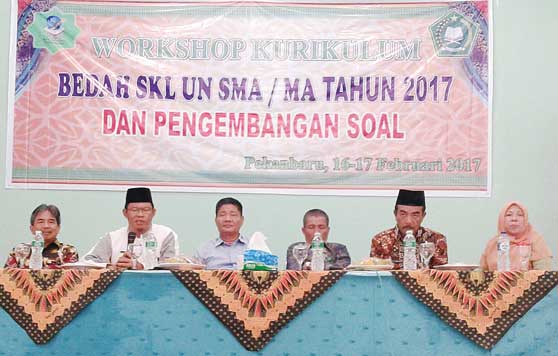MAN 2 Pekanbaru Gelar Workshop Kurikulum Bedah SKL UN